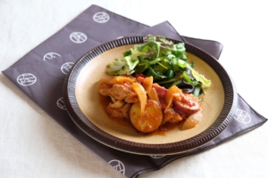 ＜塩糀鶏のサツマイモ甘煮＞